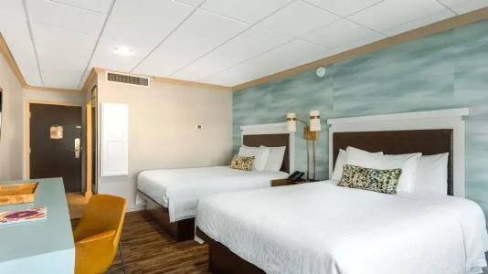 Riverwalk Plaza - 92