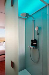 citizenM Schiphol Airport - 42
