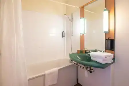 ibis Rouen Centre Rive Gauche St Sever - 9