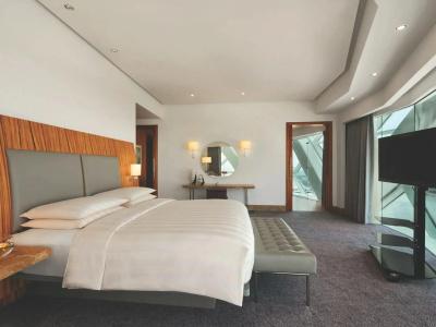 Hyatt Capital Gate Abu Dhabi - 36