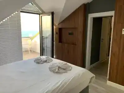 White Golden Suite - 55