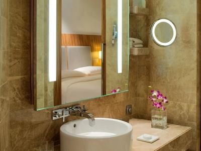 Hyatt Capital Gate Abu Dhabi - 55