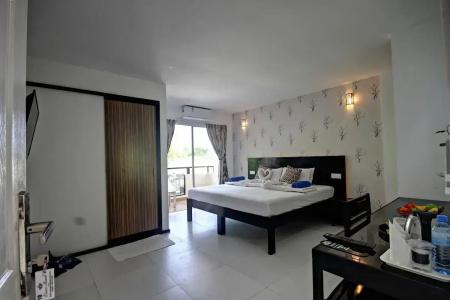 Crown Beach Maldives - 2