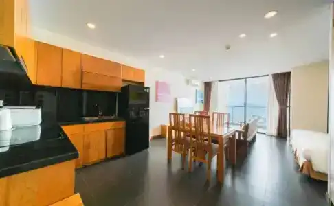 Maple & Apartment - 210