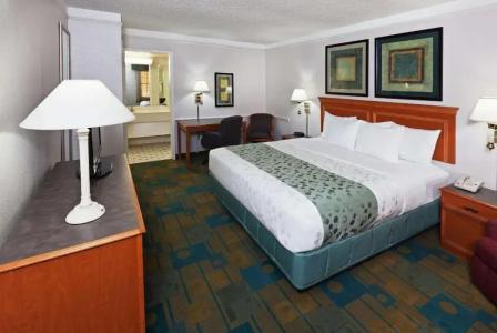 La Quinta Inn by Wyndham Austin Oltorf - 13
