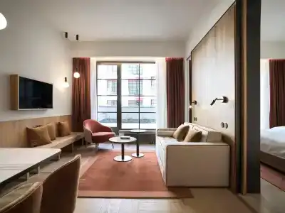 The Julius Prague - 60