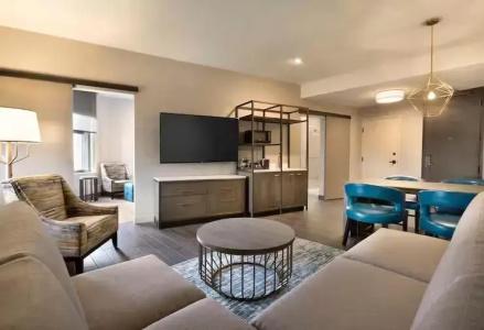 Embassy Suites By Hilton Minneapolis Downtown - 45