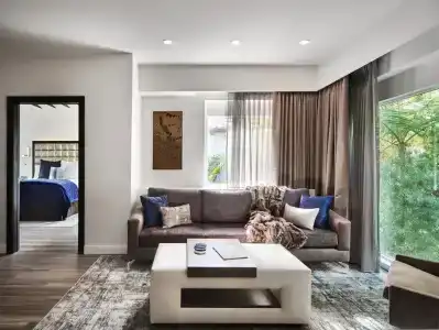 Sunset Marquis - 81