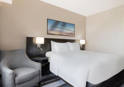 Courtyard By Marriott New York Jfk Airport - 35