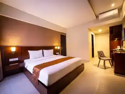 Yulia Beach Inn Kuta - 71