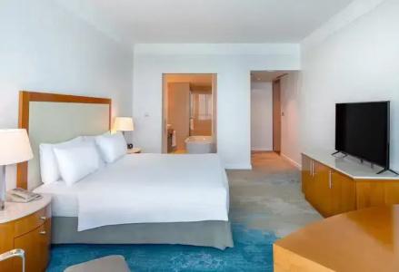 Hilton - 50