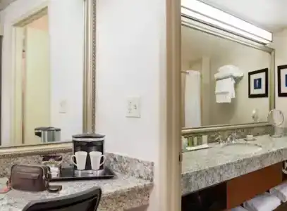 DoubleTree by Hilton Miami Airport & Convention Center - 50