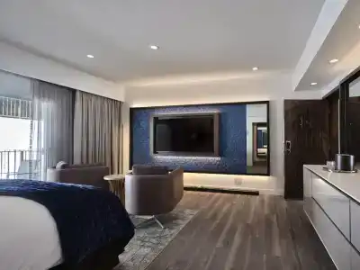 Sunset Marquis - 70