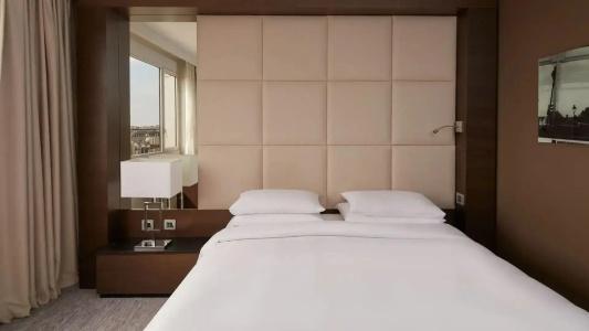Hyatt Regency Paris Etoile - 54