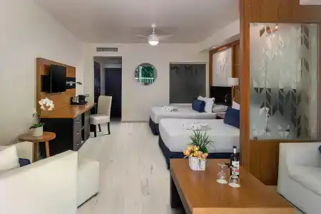Ocean Blue & Sand Beach Resort - All Inclusive - 4