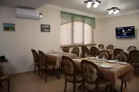 Green Hall - 27