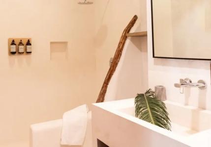 Dune Boutique located at the party zone - 48