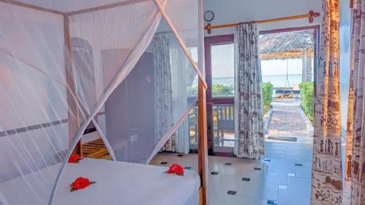 Mnarani Beach Cottages - 36