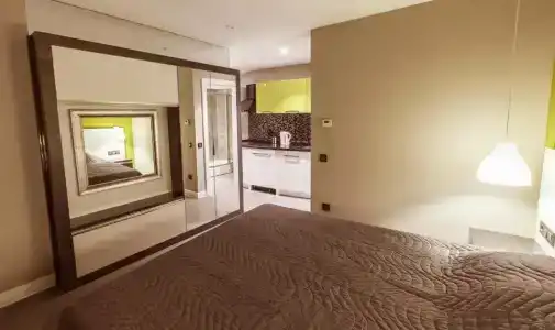 Bmk Suites - 48