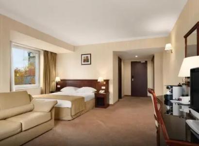Ramada & Suites by Wyndham Bucharest North - 26