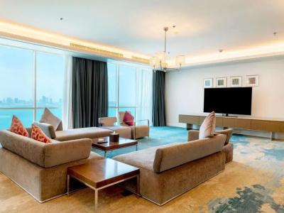 Hilton - 58