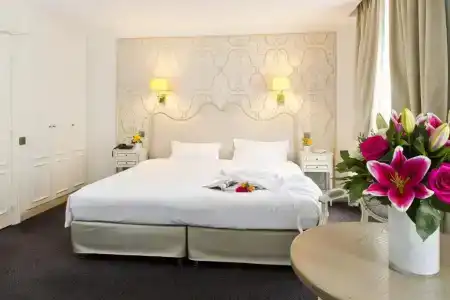 Hôtel Saint-Pétersbourg Opéra & Spa - 1
