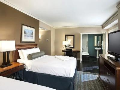 The Whitehall Houston - 29