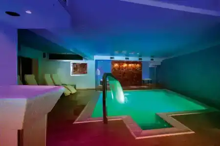 Ferretti - 13