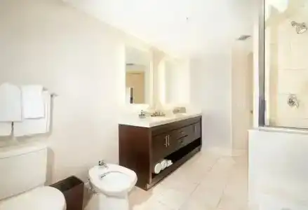 DoubleTree by Hilton Ocean Point - North Miami Beach - 43