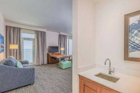 Hampton Inn & Suites Beach-Beachfront - 95