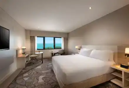 Hilton - 39