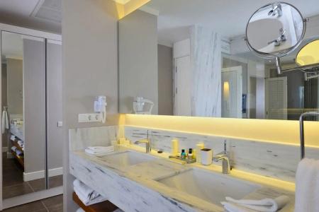 Sundance Suites - 32