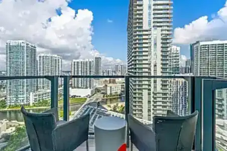 East Miami - 53