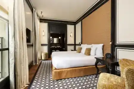 Le Pavillon de la Reine & Spa - Small Luxurys of the World - 9