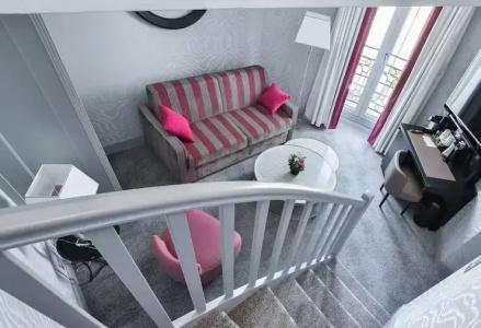 Maison Astor Paris, Curio Collection by Hilton - 63