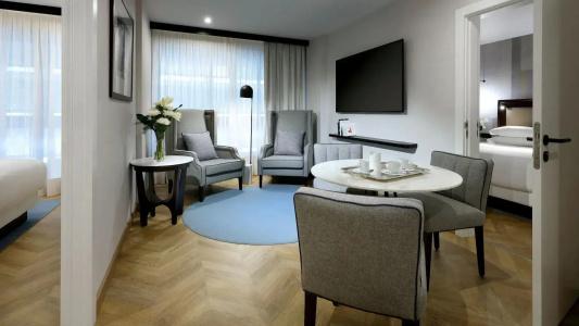 Hyatt Regency Hesperia - 98