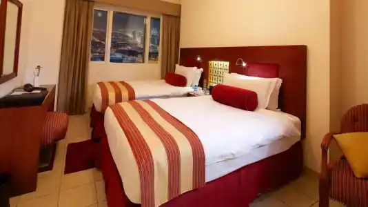 Tamani Marina & - 44