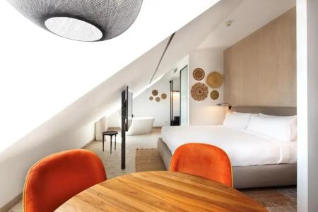 Atocha Madrid, Tapestry Collection by Hilton - 80