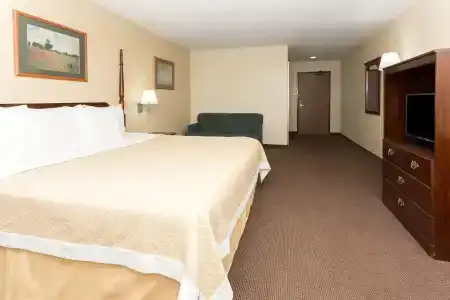 Days Inn by Wyndham Colorado Springs Airport - 18