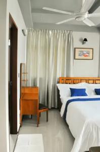 Airport Comfort Inn Premium - 30