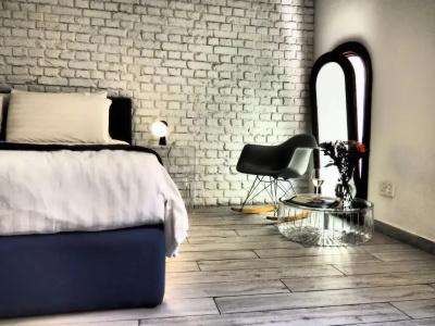 Adelphi Boutique - 10
