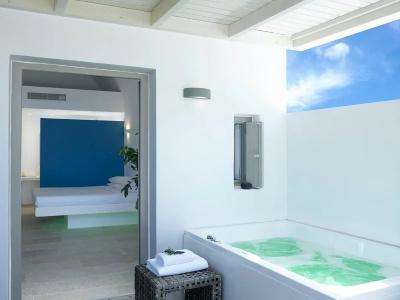 Aurora Luxury Suites - 57