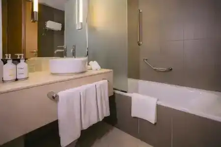Holiday Inn Abu Dhabi, An Ihg - 8