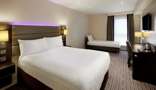 Premier Inn Tottenham Hale - 25