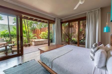 Mi Amor a Colibri Boutique-Adults Only - 46