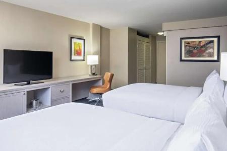 DoubleTree by Hilton Nashville Downtown - 37