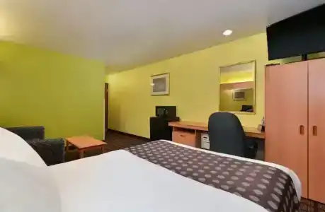 Microtel Inn & Suites by Wyndham Ft. Worth North/At Fossil - 28
