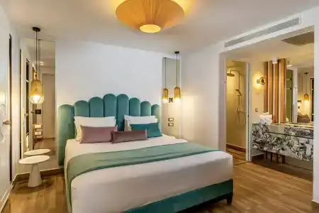Cresanto Luxury Suites - 67