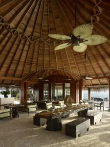 Dusit Thani Maldives - 12