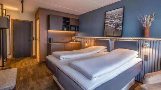 Pier 5 - 65